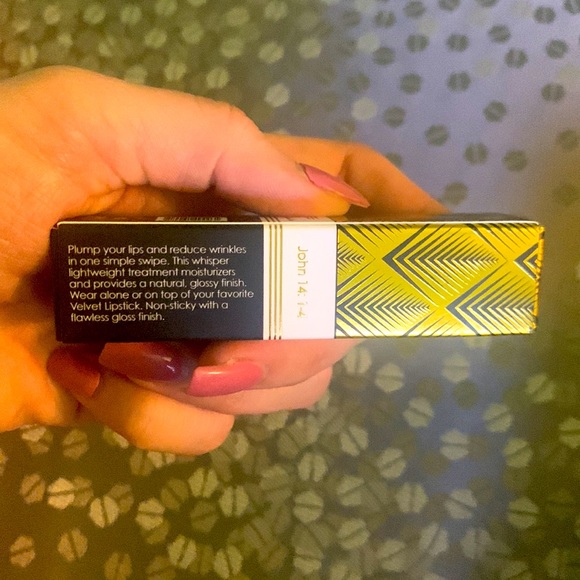 Kismet Polished Lip Plumping Gloss - Picture 3 of 4